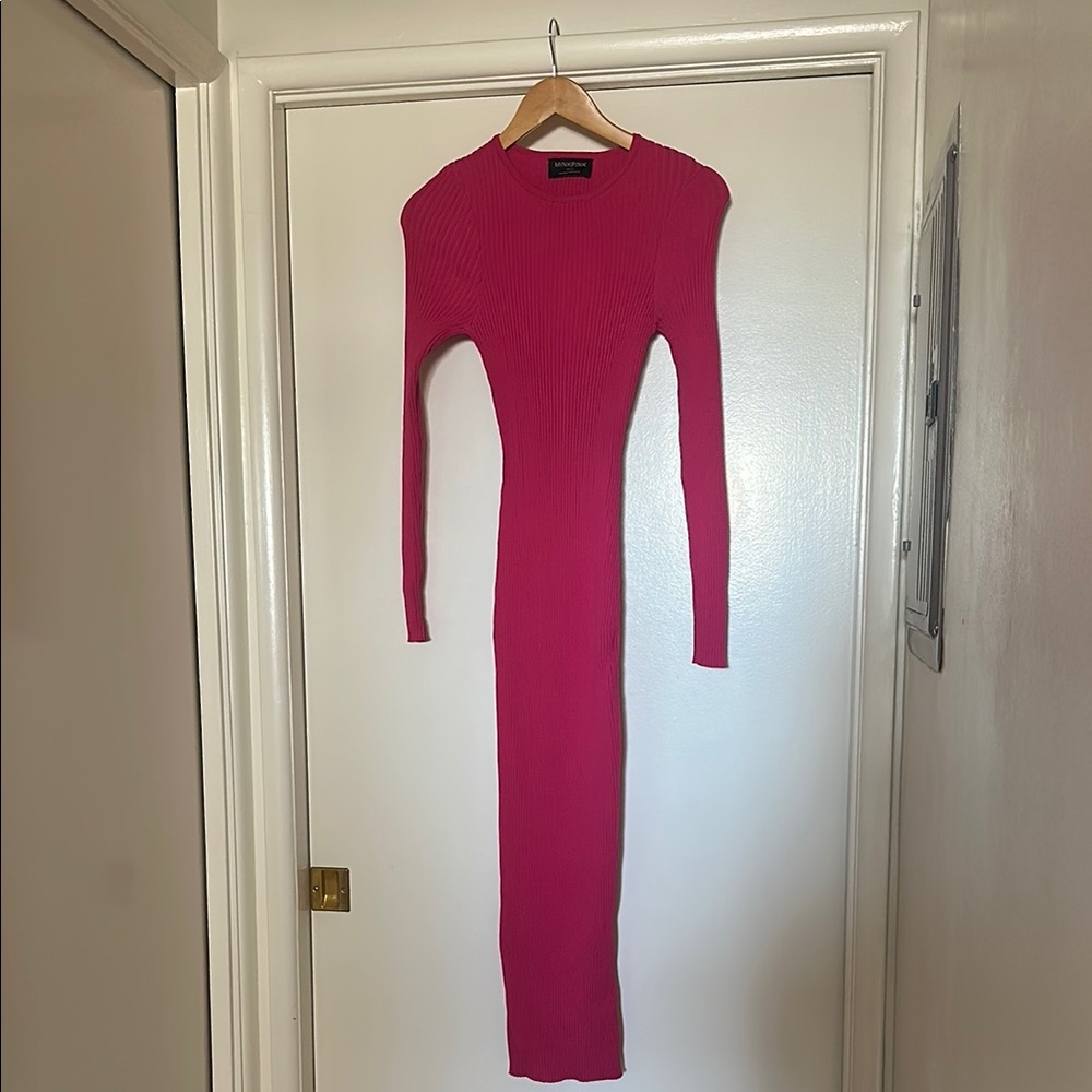 🩷MinkPink Alba Knitted midi dress🩷